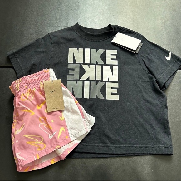 NWT Nike Athletic Set Girls Youth Size Small - Picture 1 of 4